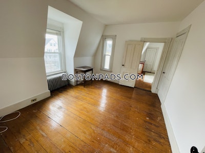 Somerville Check it out ! 5 Beds 2 Baths  Tufts - $8,400