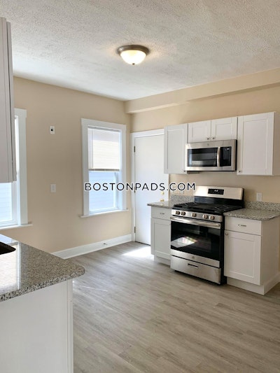 Dorchester 3 Bed, 1 Bath Unit Boston - $2,700 50% Fee