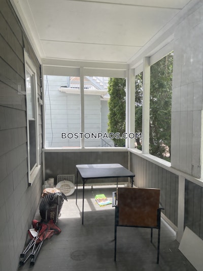 Somerville 3 Beds 1 Bath  West Somerville/ Teele Square - $3,300 No Fee