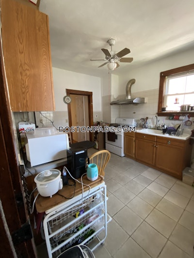 Allston 3 Bed, 1.5 Bath Unit Boston - $3,000 50% Fee