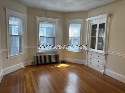 Back Bay 1 Bed Back Bay Boston - $4,050