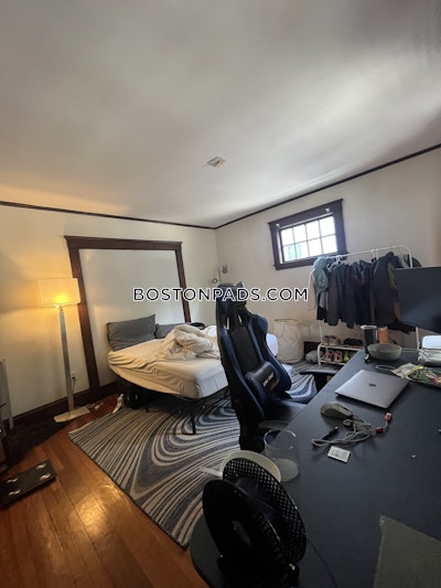 Somerville 4 Bed 1 Bath SOMERVILLE  Tufts - $5,300