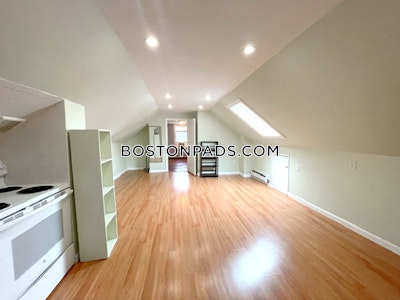 Cambridge 1 Bed 1 Bath  Mt. Auburn/brattle/ Fresh Pond - $2,100 No Fee