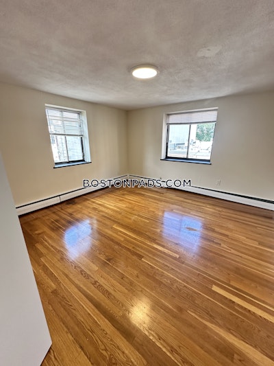 Brookline 2 Bed 1 Bath BROOKLINE- BOSTON UNIVERSITY $3,400  Boston University - $3,400