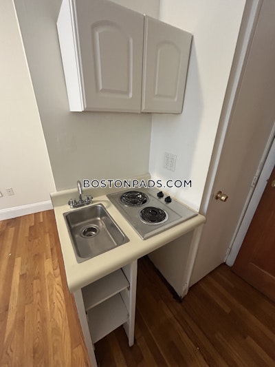 Mission Hill Studio, 1 Bath Unit Boston - $1,595 No Fee