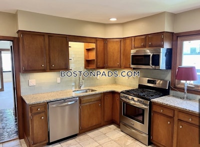 Somerville 3 Beds 1 Bath  Tufts - $3,200