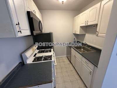 Brighton Nice 2 Bedroom 1 Bath Available 10/1 on Kenrick St. in Brighton  Boston - $2,100