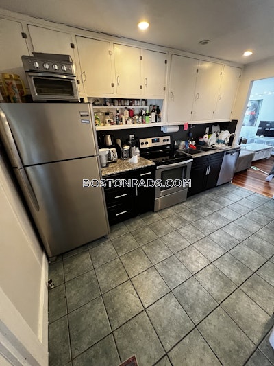 Somerville 4 Beds 1 Bath  Tufts - $3,900