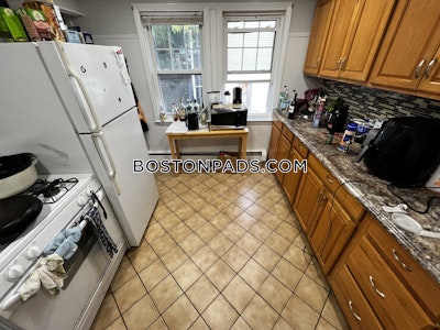 Somerville 4 Bed 1 Bath SOMERVILLE  Tufts - $5,180