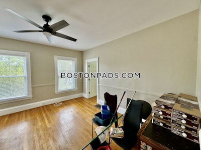 Malden Great 2 Bed 1 bath available NOW on Washington St in Malden! - $2,100