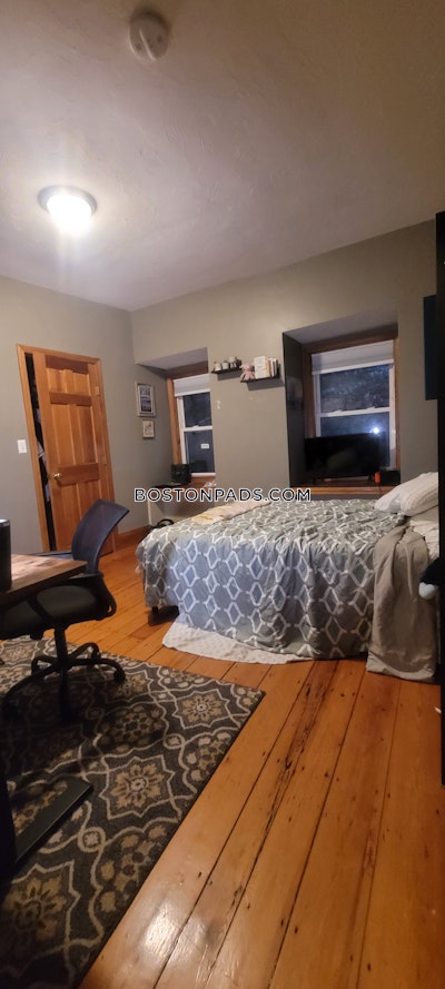 Mission Hill 5 Beds 2.5 Baths Boston - $9,000