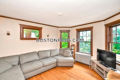 Brookline Apartment for rent 3 Bedrooms 1.5 Baths  Beaconsfield - $4,500