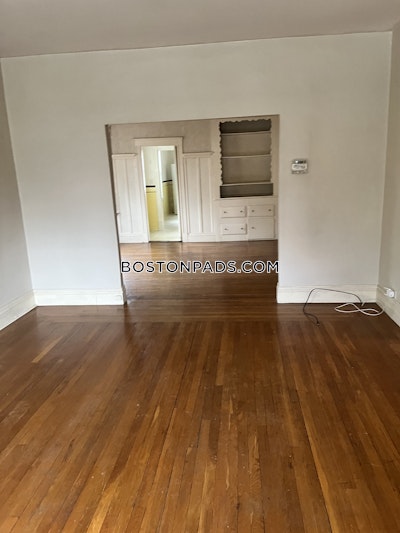 Newton Apartment for rent 3 Bedrooms 1 Bath  Newtonville - $2,990