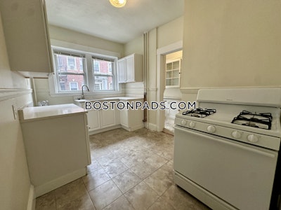 Somerville Apartment for rent 4 Bedrooms 1 Bath  Winter Hill - $3,600