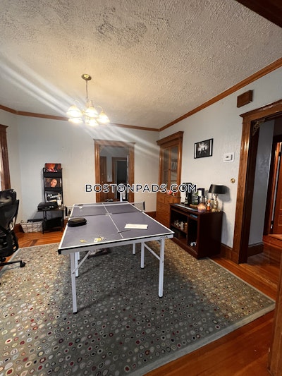 Somerville 3 Beds 1 Bath  Winter Hill - $3,100