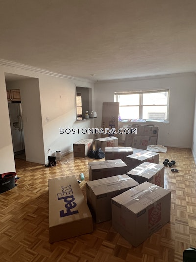 Brookline 1 Bed 1 Bath BROOKLINE- COOLIDGE CORNER $2,800  Coolidge Corner - $2,500