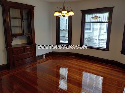 Medford 2 Beds 1 Bath  Tufts - $2,600