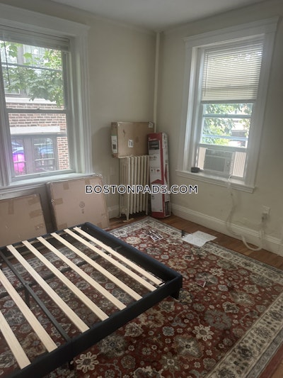 Brookline 1 Bed 1 Bath  Coolidge Corner - $2,500