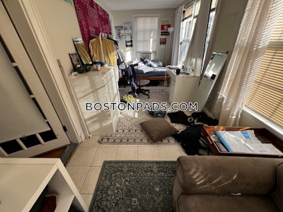 Somerville Apartment for rent 4 Bedrooms 1 Bath  Tufts - $5,180